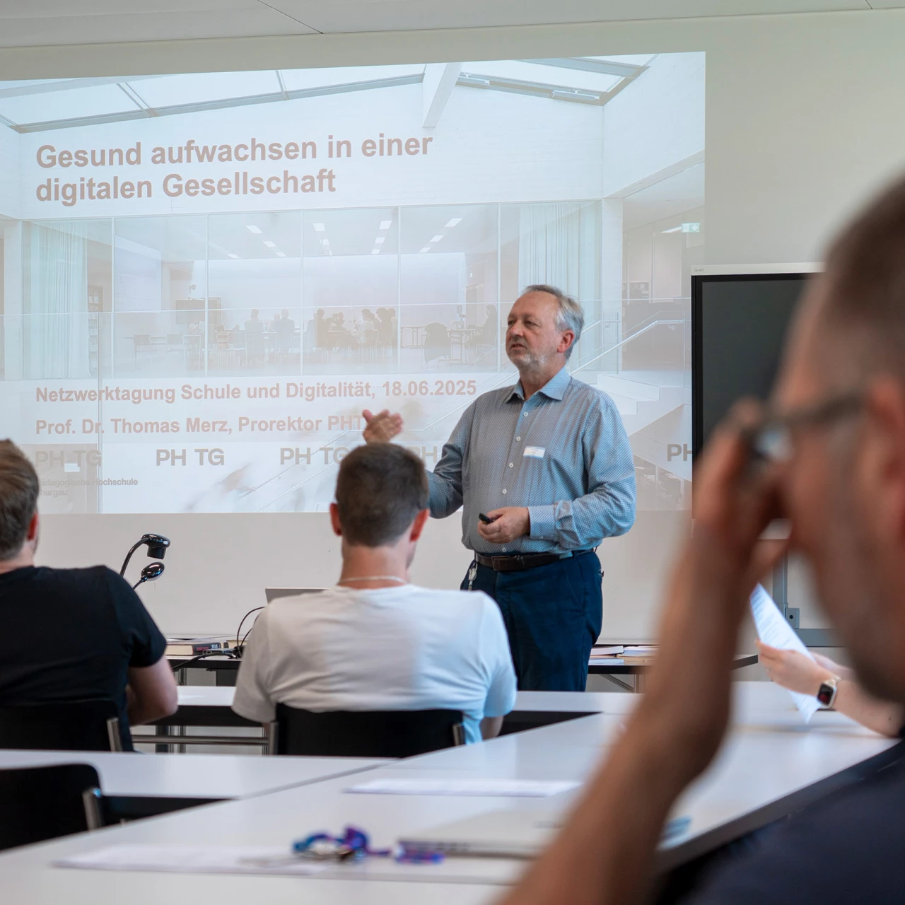 Prof. Dr. Thomas Merz spricht am Netzwerktreffen an der PHTG